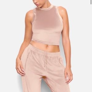 SKIMS (M) Velour Crew Neck Tank in Color Dusk